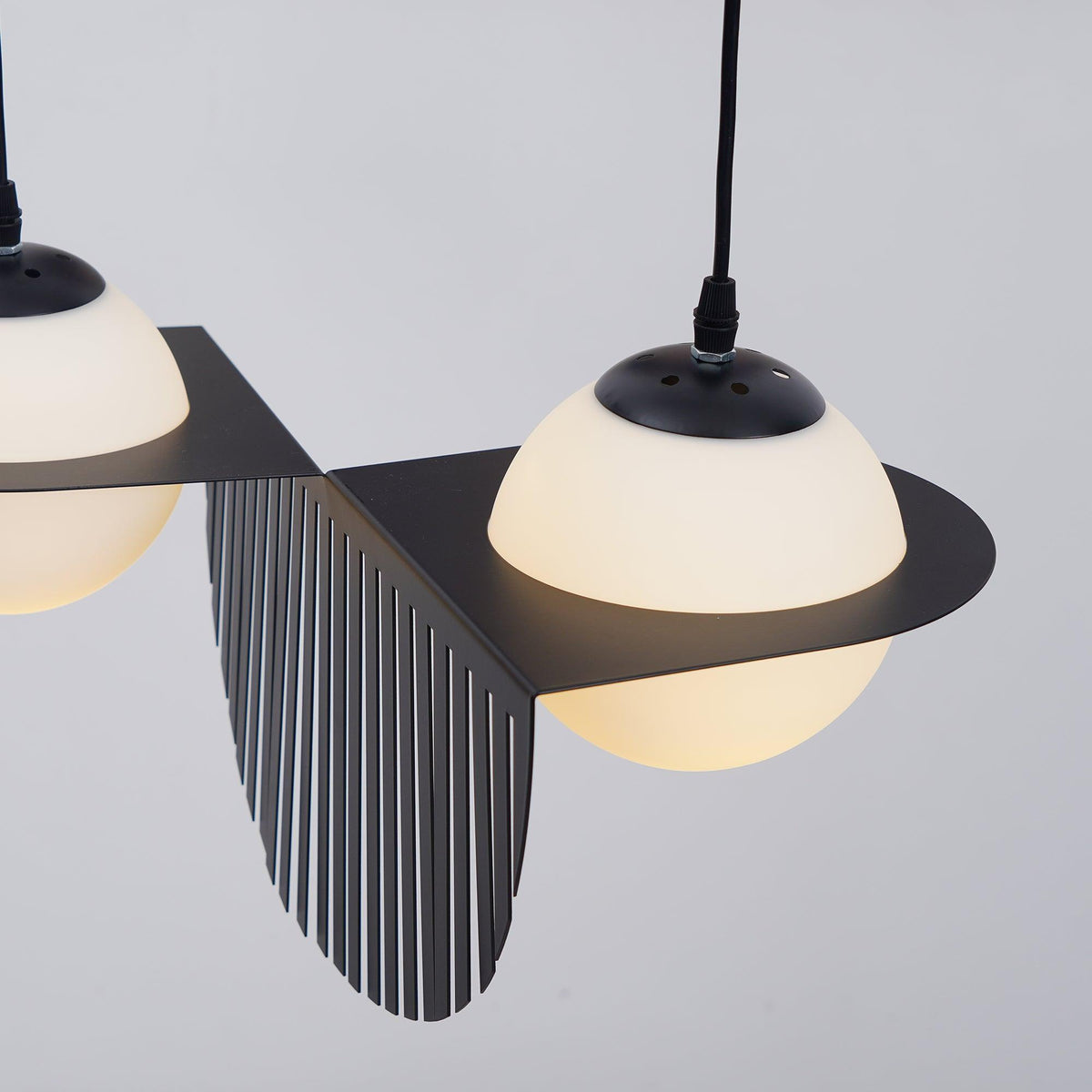 Contour Black White Glass Pendant