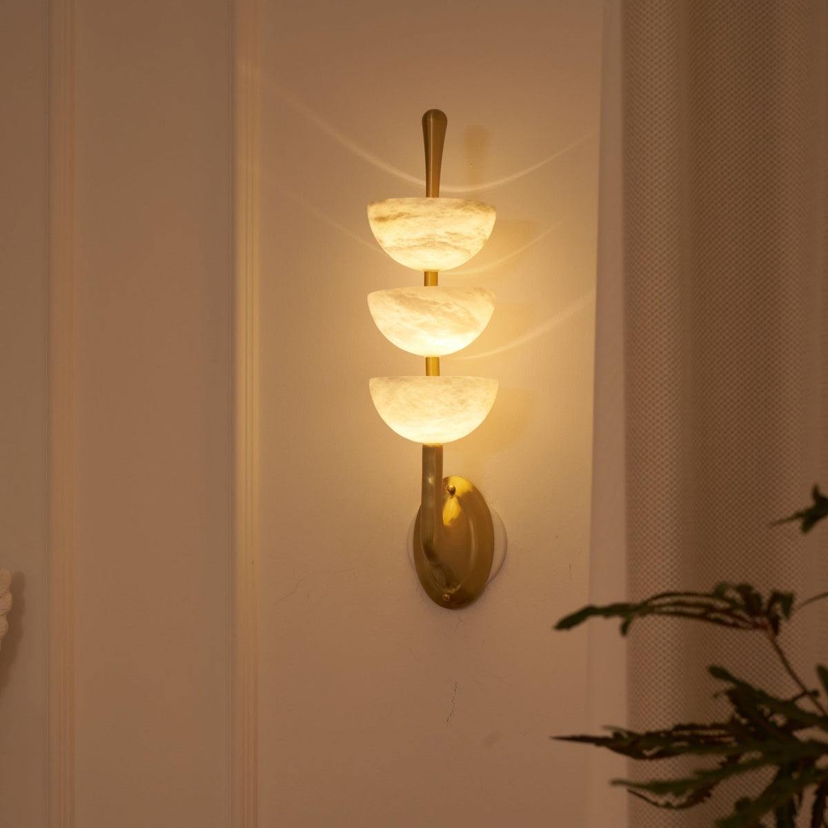 Triple Alabaster Wall Sconce 1001 Wall lamp