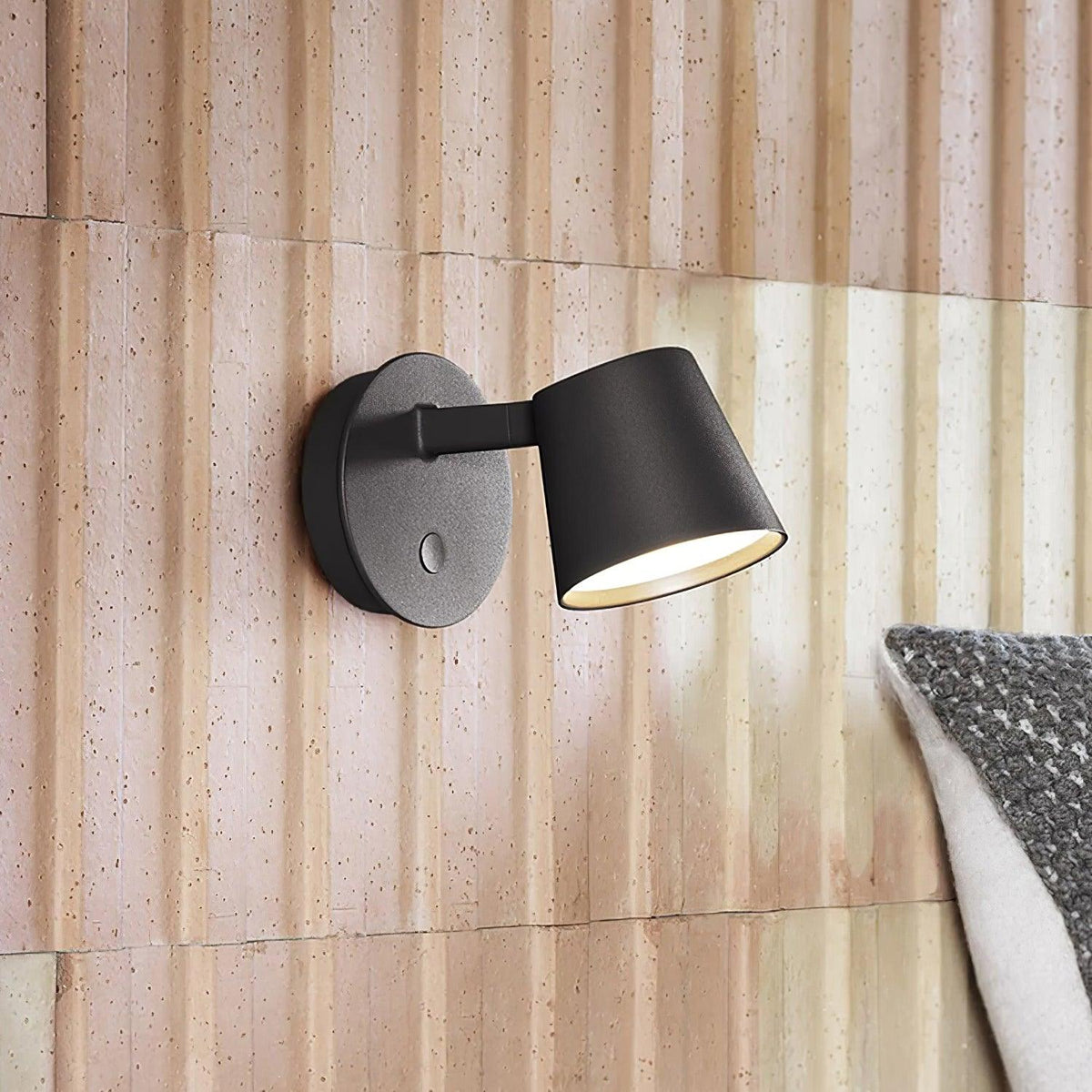 Directional Head Black White Red LED Wall Light