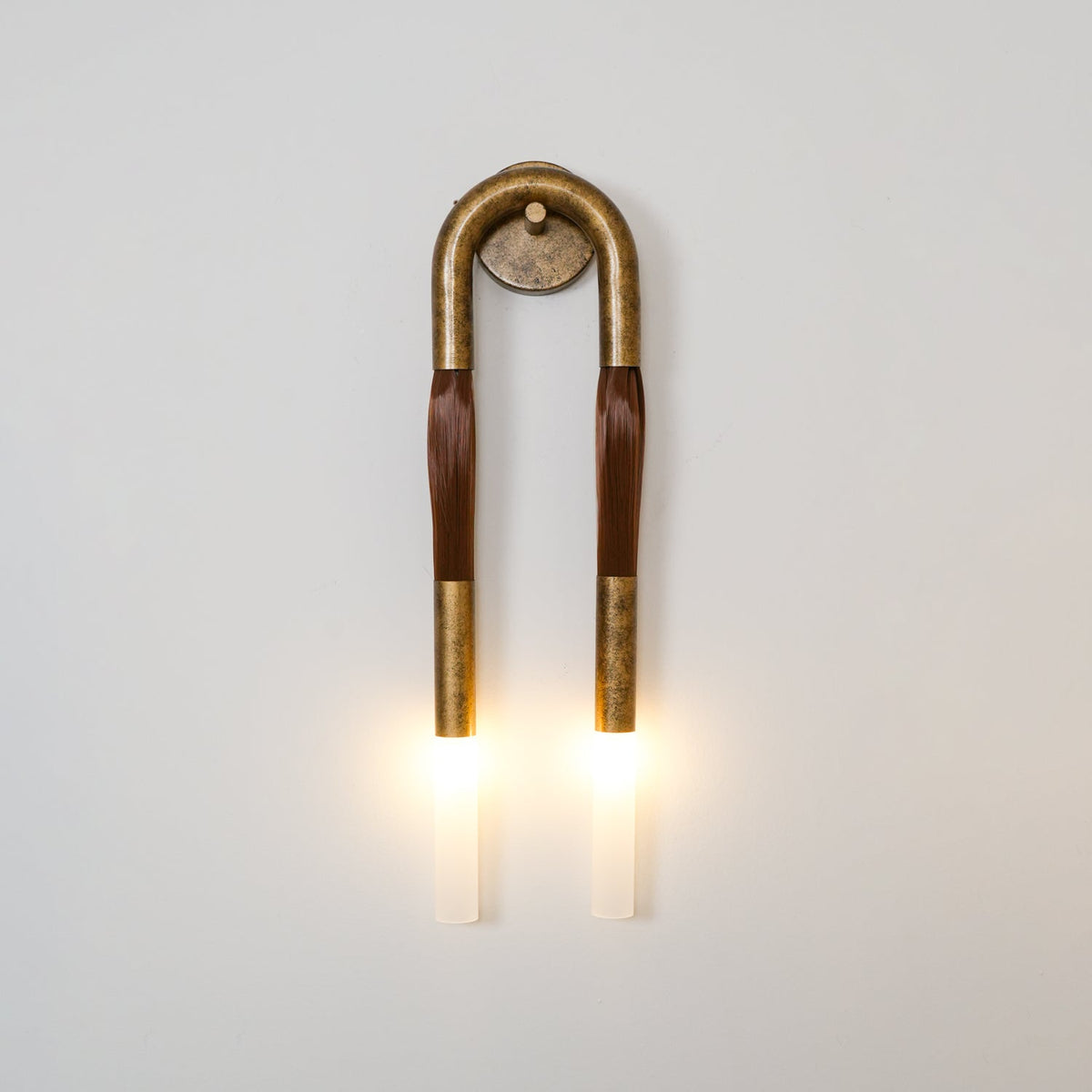 Horsehair Wall Lamp ∅ 6.3″ x H 25.6″ / Dia 16cm x H 65cm / Brass / 1 Piece Wall lamp
