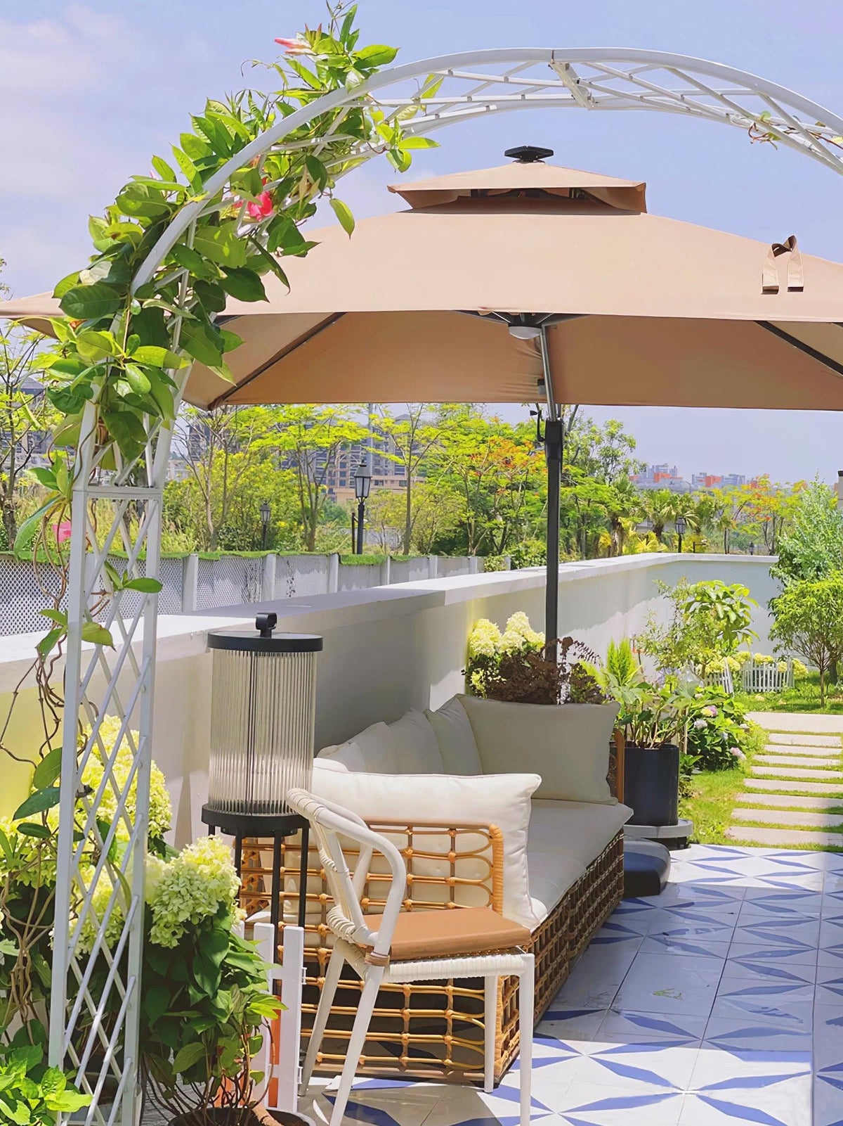 Lantern Garden Solar Outdoor Light Floor lamp