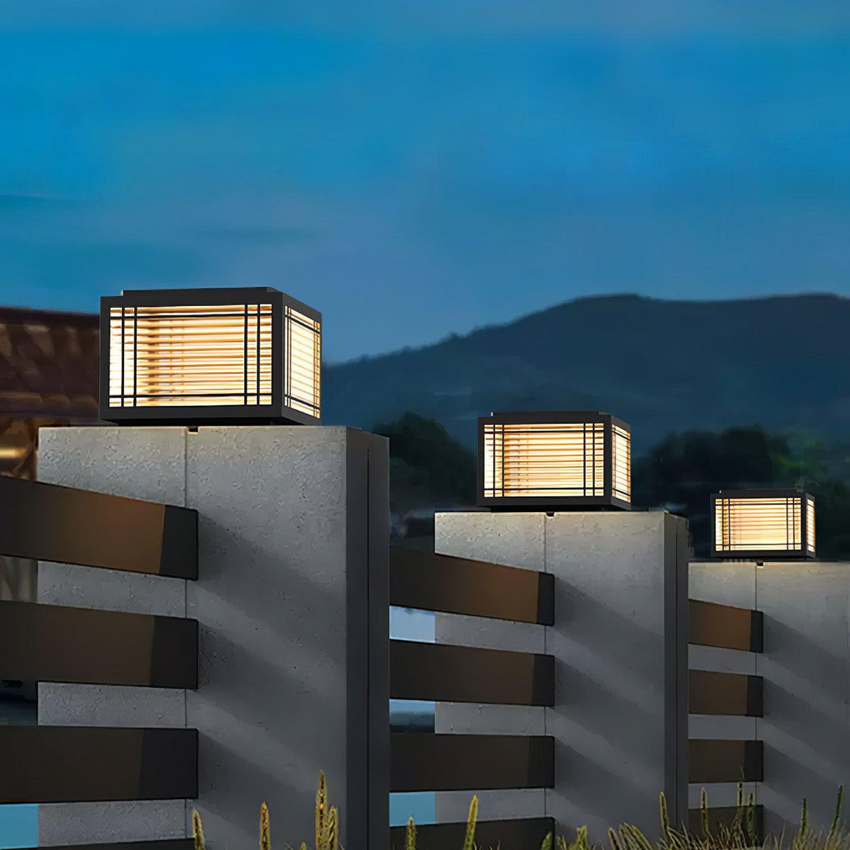 Quoin Black Clear Solar Outdoor Post Light