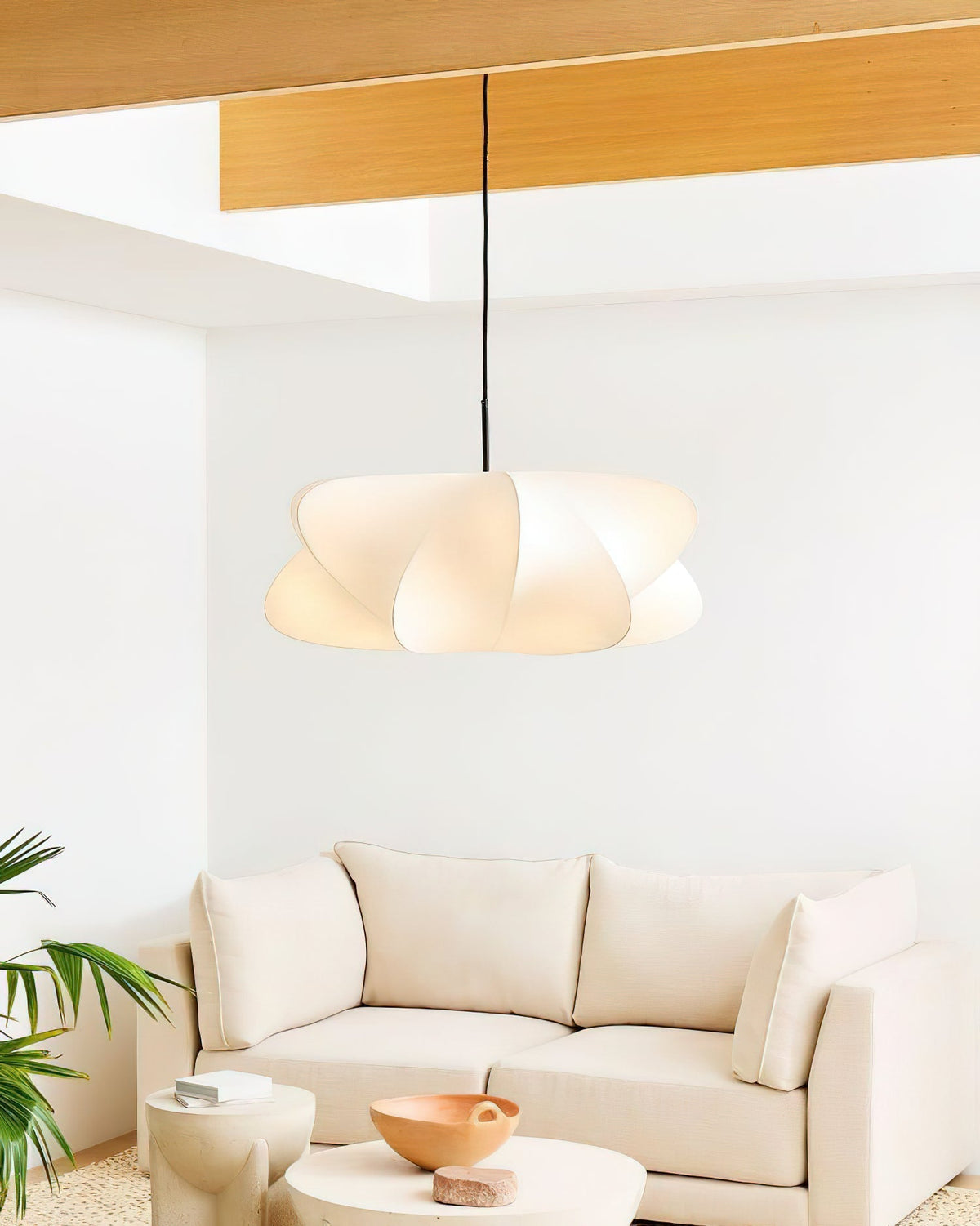Seyori White Silk Pendant