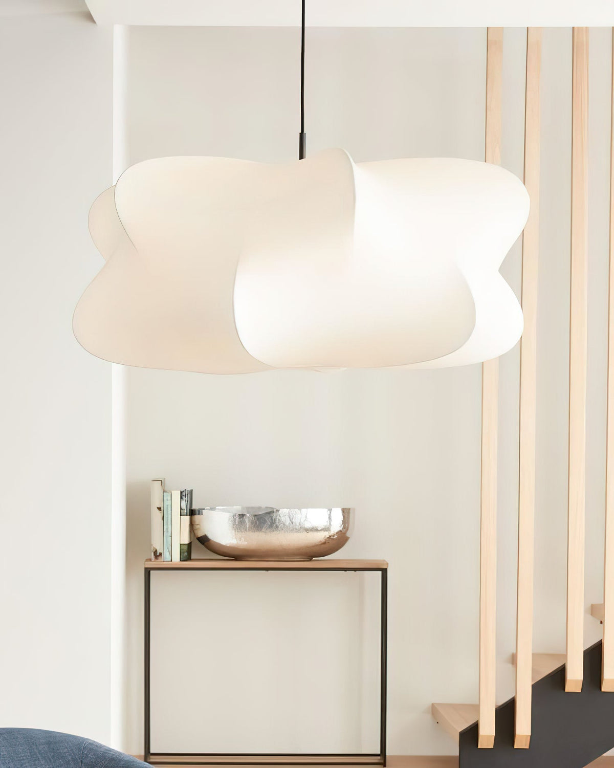 Seyori White Silk Pendant